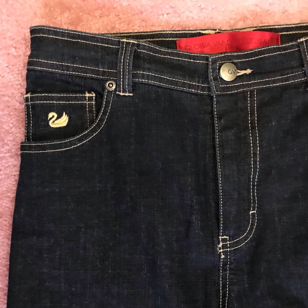 Gloria Vanderbilt  Jeans! - Picture 3 of 10